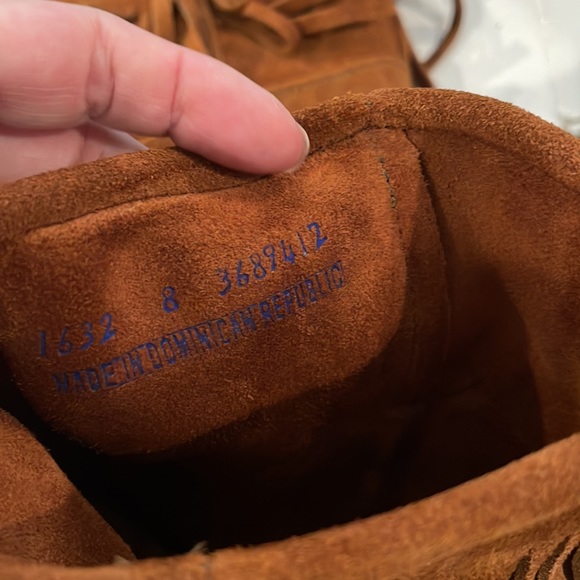Women’s Minnetonka suede Moccasin boots NIB size 8 brown - Picture 8 of 11